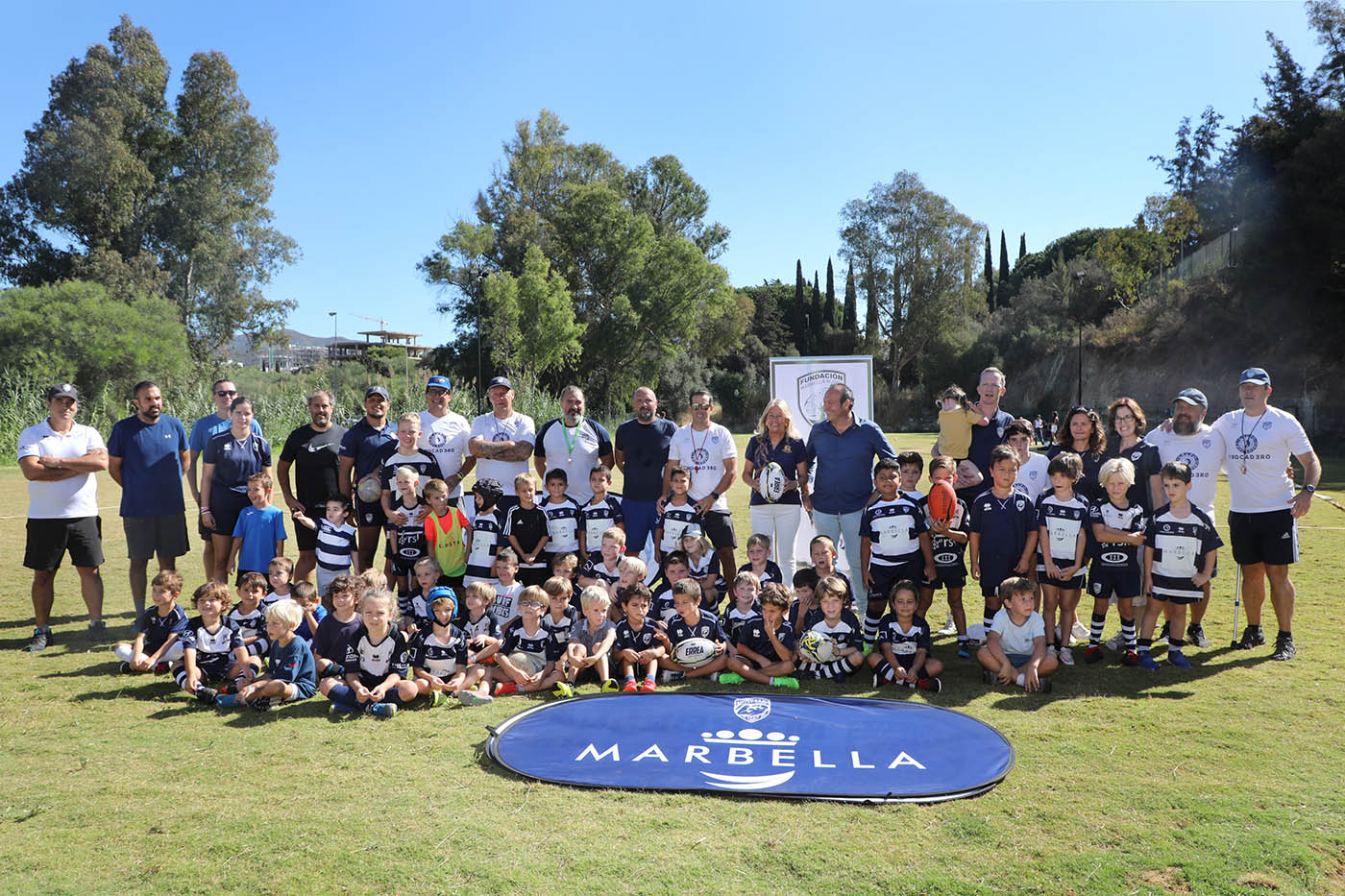 La alcaldesa subraya la proyección para la ciudad “que suponen todos los éxitos deportivos del Marbella Rugby Club” durante el acto de inauguración de su nuevo campo de entrenamiento
